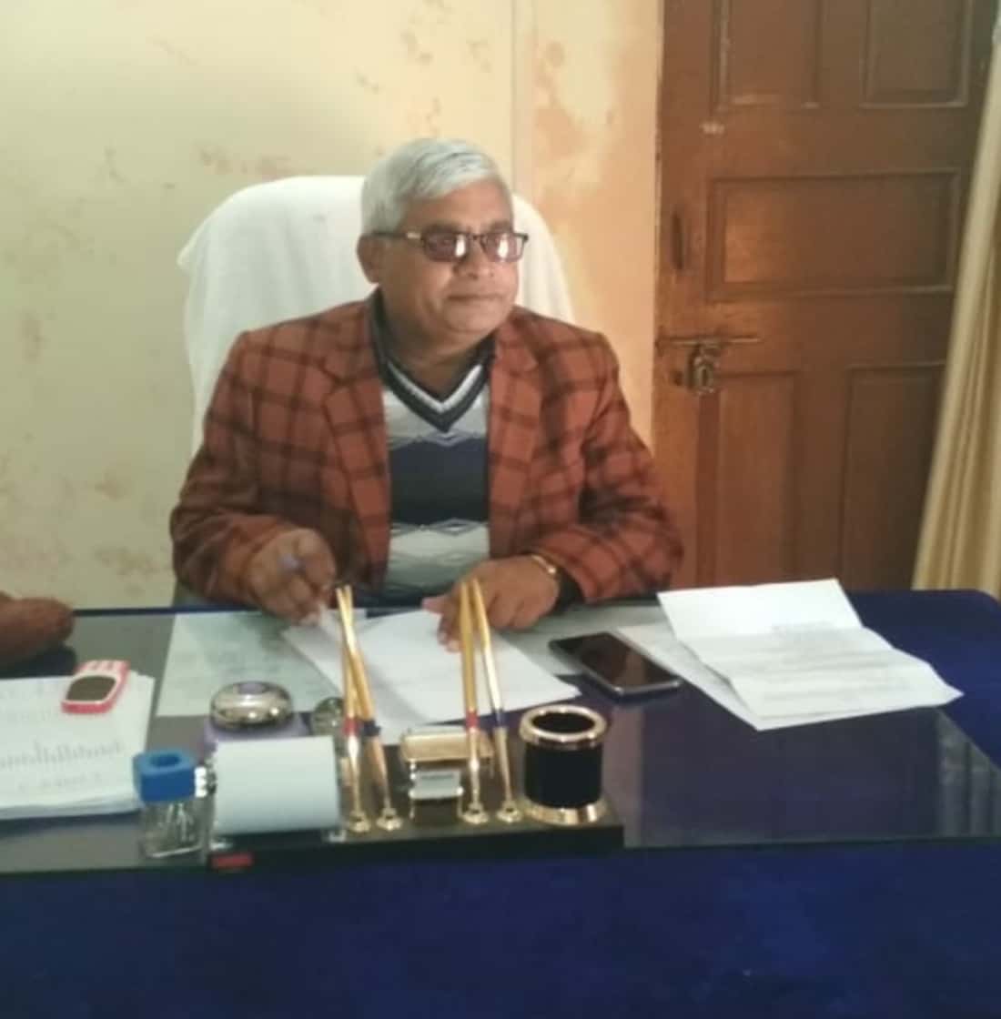 IMG 20190304 WA0052 - सड़क दुर्घटना में बीडीओ की दर्दनाक मौत,खड़ी ट्रक में पीछे से जा घुसी कार