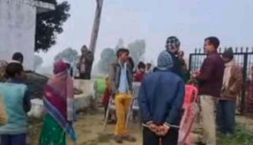 1673701709621 - ट्यूबवेल से लटका मिला युवक का शव, परिजनों ने जताई हत्या की आशंका।