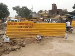 download 10 - रामपथ मार्ग पर खोदे गए गड्ढे में गिरकर मजदूर की मौत।