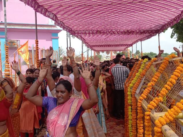 images 1 - रामजन्मभूमि पथ से श्रद्धालुओं को दिख रहा भव्य राममंदिर।