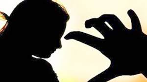 download 2 2 - न्याय की आस में अनशन पर बैठी दुष्कर्म पीड़िता, छह माह बाद भी आरोपी पकड़ से बाहर।