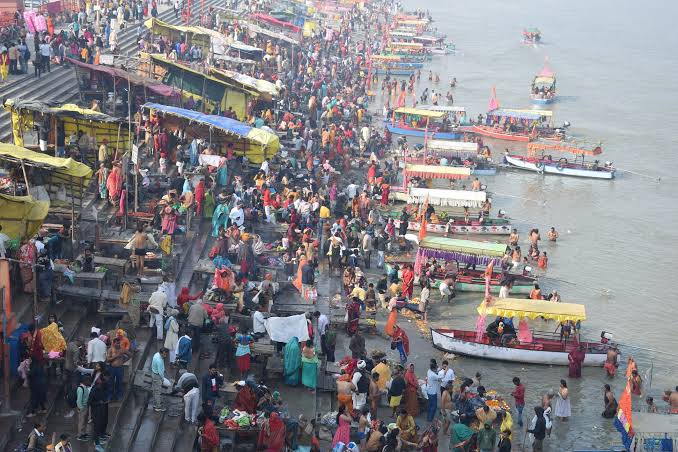 images 37 - श्रीराम नगरी में उमड़ा आस्था का सैलाब, माघ पूर्णिमा पर 3 लाख भक्तों ने सरयू में लगाई डुबकी।