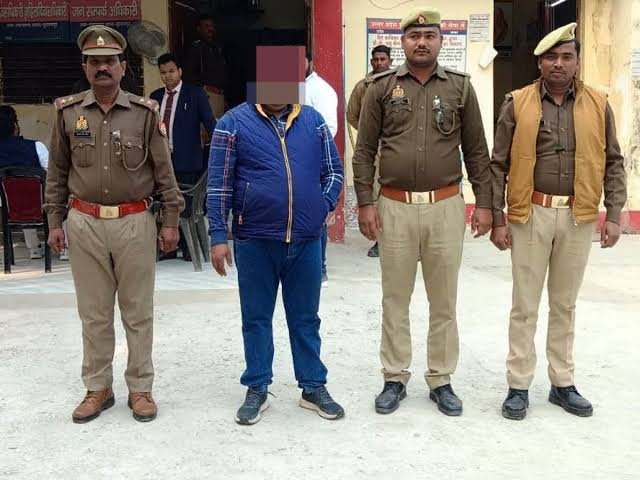 images 5 2 - सुल्तानपुर में पूर्व-राज्यमंत्री के ड्राइवर को गोली मारने का मामला, आरोपी कॉलेज प्रबंधक गिरफ्तार।