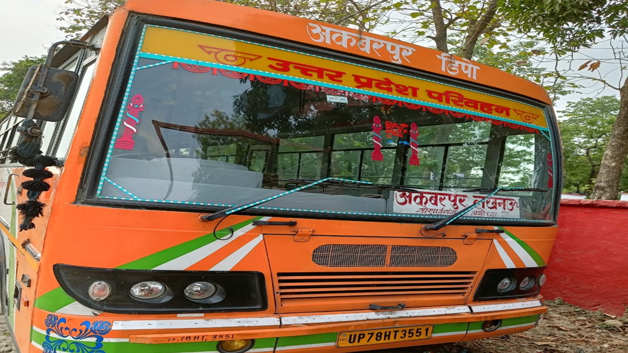 अयोध्या - दो अलग अलग सड़क दुर्घटना में , एक महिला की दर्दनाक मौत, एक गंभीर रूप से घायल ।