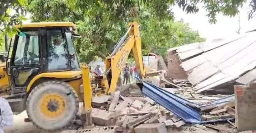 IMG 20240805 225536 690 - भदरसा कस्बे मे दुष्कर्म मामला : राजस्व की टीम करती रही अवैध भूमि की तलाश।