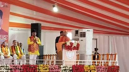images - सीएम योगी का अखिलेश यादव पर निशाना, दो महीने के ट्वीट देखिए, उन्हें महाकुंभ से पीड़ा हो रही। अयोध्या।