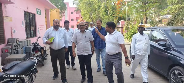 ccchhh - मुख्य चिकित्सा अधिकारी ने सामुदायिक स्वास्थ्य केंद्र का किया निरीक्षण, शनिवार का दिन सफाई दिवस के रूप में मनाया जाए ,सीएमओ।