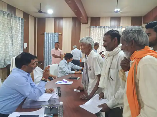ffff - शादीशुदा युवक ने नाबालिग को बहला-फुसलाकर भगाया, थाने में पीड़िता की मां की सुनवाई नहीं।