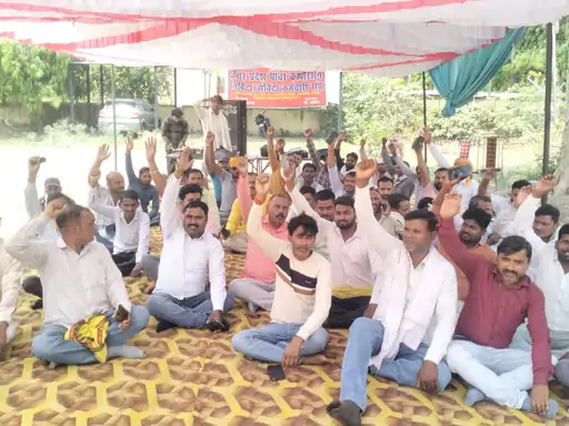 ggg - संविदा कर्मचारियों की हड़ताल तीसरे दिन भी जारी, फॉल्ट की मरम्मत नहीं।