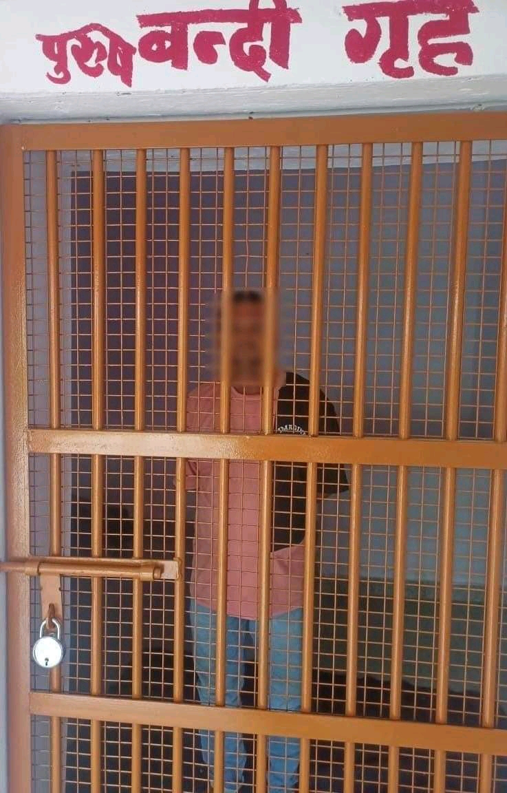 1751392220564 - फर्जी कूटरचित दस्तावेज तैयार करके व फर्जी आधार कार्ड बनवाने वाले अभियुक्त को किया गिरफ्तार।