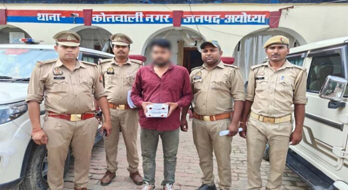 ggggg 1 - पैनल लगाने के नाम धोखे से लिए रुपये, गिरफ्तार।