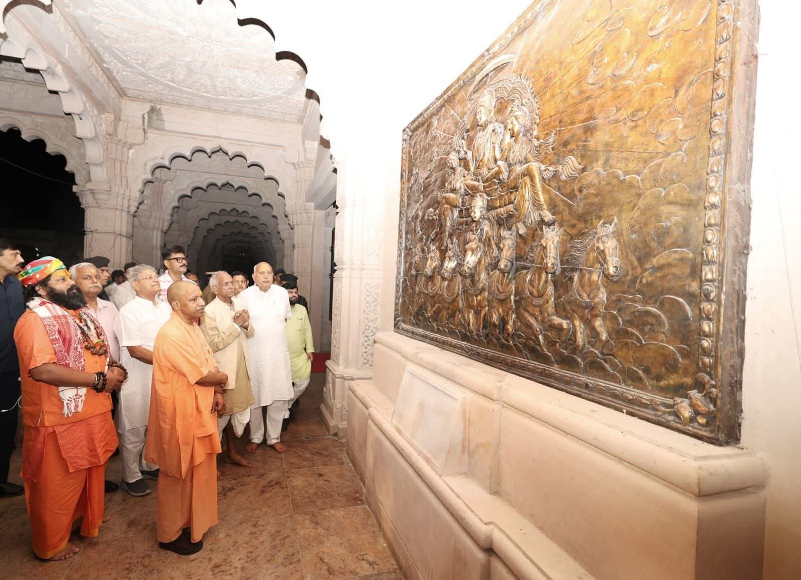 FB IMG 1756957728921 - सीएम योगी ने देखी परकोटे में उकेरी जा रही रामकथा।