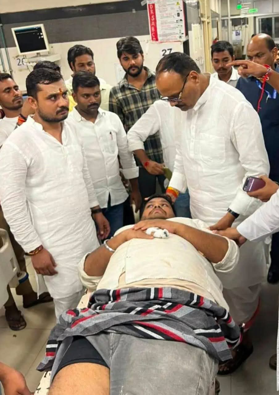 FB IMG 1757086071782 - उप मुख्यमंत्री बृजेश पाठक के साथ भारतीय जनता पार्टी के युवा नेता ने एबीवीपी कार्यकर्ताओं का हाल-चाल लिया।