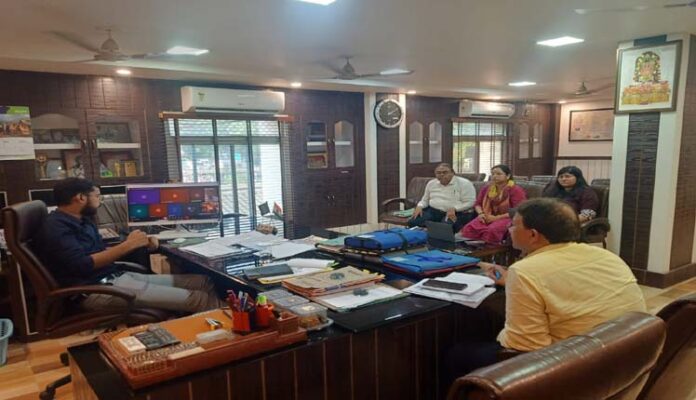 ggggg - पीएम सूर्य घर योजना की समीक्षा बैठक, समस्या के निस्तारण का निर्देश।