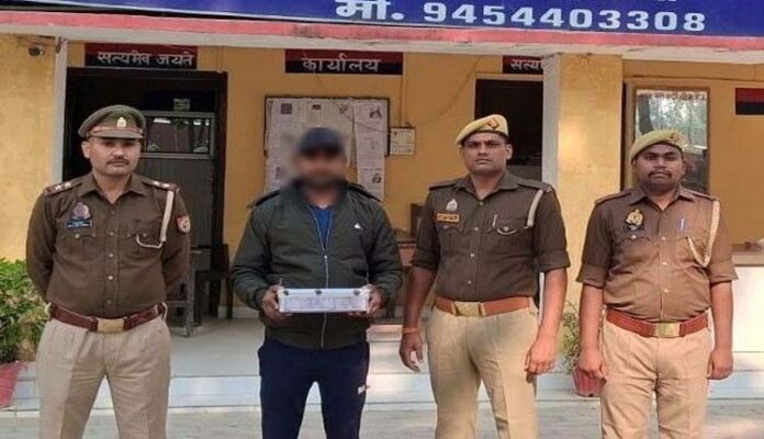 vcvvcvv - एल्युमिनियम कारोबारी के पांच लाख रुपये लेकर फरार, गिरफ्तार।