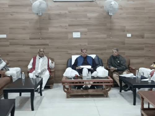 images 2 1 - कैबिनेट मंत्री ने उच्चस्तरीय समीक्षा बैठक, धान खरीद से लेकर सिंचाई व्यवस्था तक दिए कड़े निर्देश।