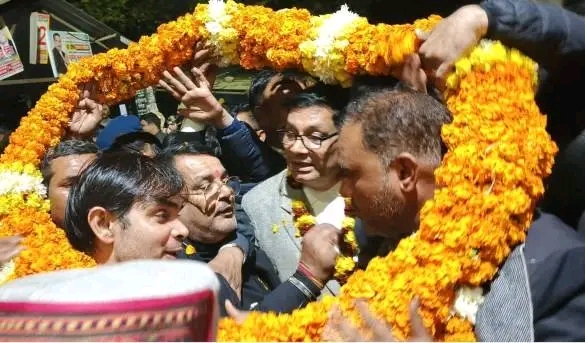 1768115736208 - फैजाबाद बार एसोसिएशन चुनाव, कालिका मिश्रा तीसरी बार अध्यक्ष व शैलेंद्र जायसवाल बने महामंत्री।