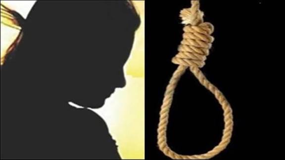 images 2 - 18 वर्षीय युवती का शव पेड़ से लटका मिला।