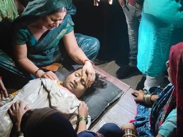 whatsapp image 2026 05 06 at 222215 1778087874 - पेड़ की डाल गिरने से महिला की दर्दनाक मौत।