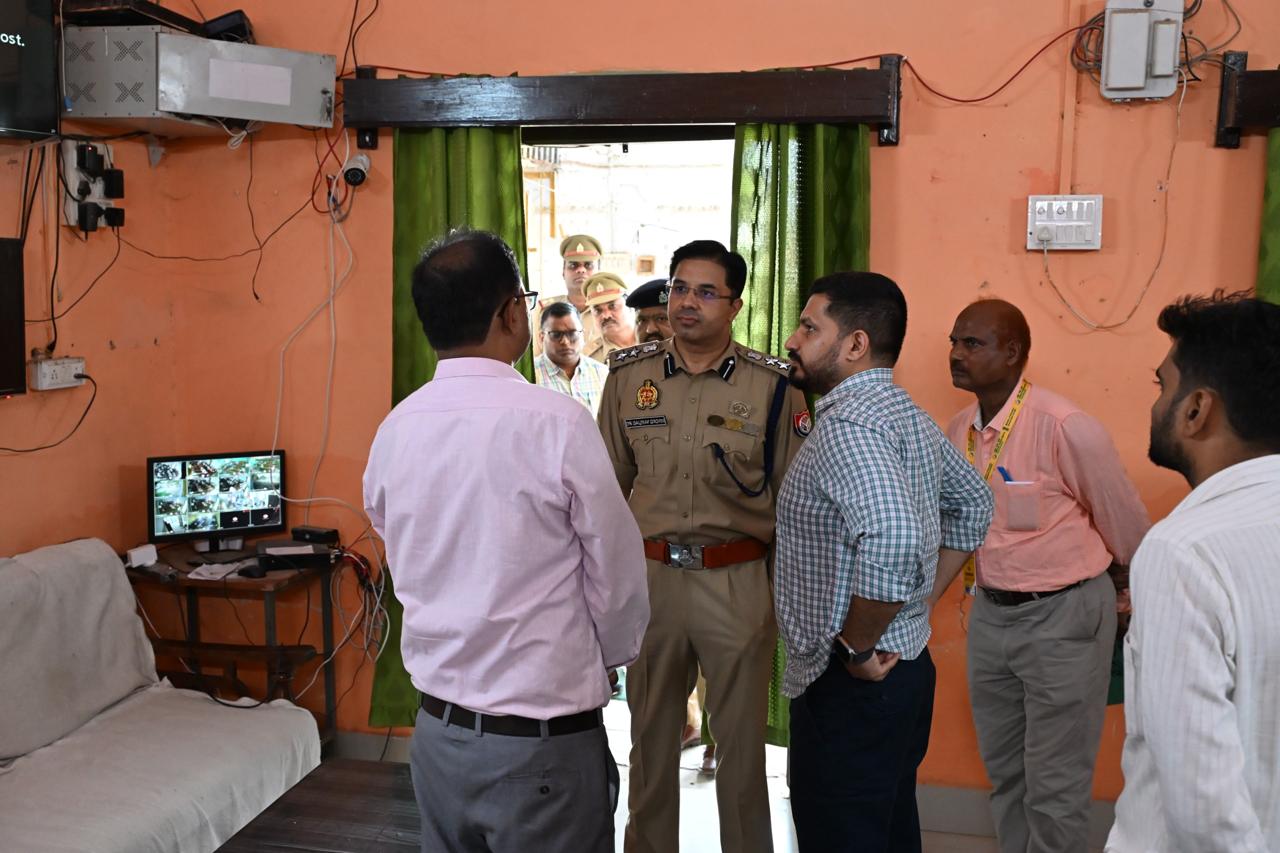NEET UG re examination concludes peacefully DM and SSP inspect the exam center - नीट यूजी पुनर्परीक्षा शांतिपूर्ण ढंग से संपन्न, डीएम-एसएसपी ने किया परीक्षा केंद्र का निरीक्षण।