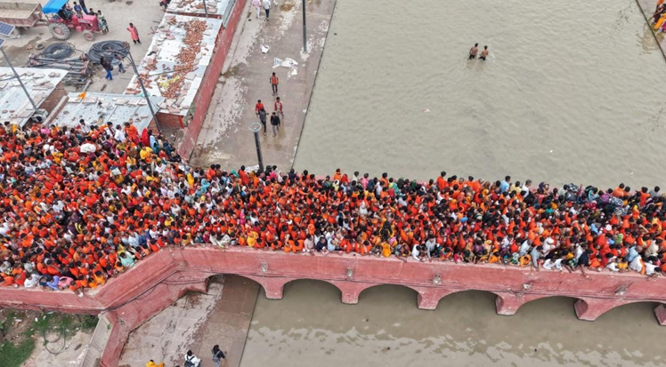A massive surge of faith in the city of Ram over 3.5 million devotees visited Ayodhya during the month of Shravan - श्रीरामनगरी में उमड़ा आस्था का सैलाब, श्रावण मास में 35 लाख से अधिक श्रद्धालु पहुंचे।