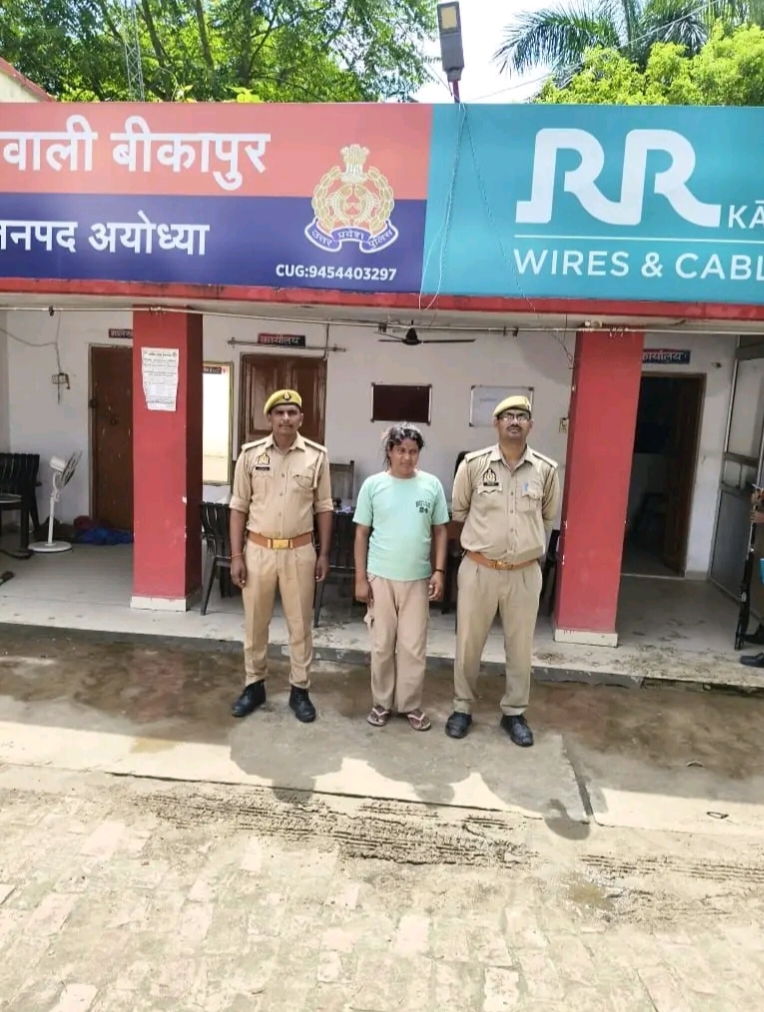 IMG 20260805 224143 - हत्या का वांछित इनामिया आरोपी गिरफ्तार।