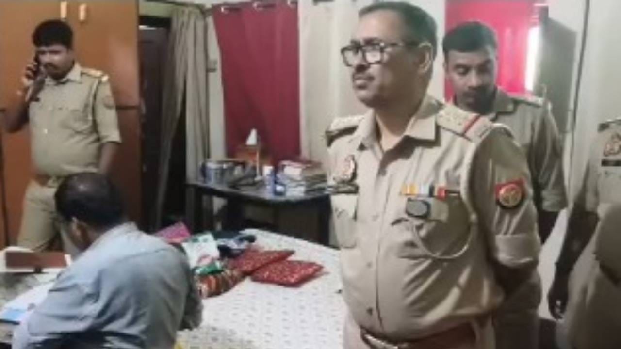 ayodhya 061a6951da48db82f9d0b8e983557048 - देवकाली आदर्श नगर कॉलोनी में रिटायर्ड बैंक कर्मी ने लाइसेंसी बंदूक से खुद को मारी गोली।