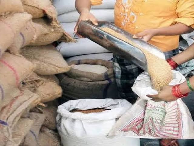 images - अयोध्या में राशन कार्ड धारकों पर बड़ा एक्शन, खाद्य एवं रसद विभाग ने निरस्त किए 18 हजार राशन कार्ड।