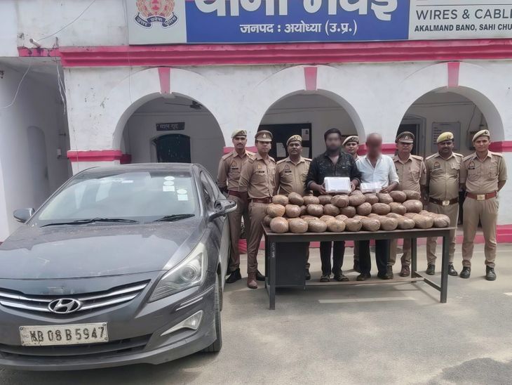9f22ae0c 45b2 4e7d 9c46 f3e11fa13fd2 1789901476514 - अंतरराज्यीय गांजा तस्करी का बड़ा खुलासा, कार से 74 किलो गांजे के साथ 2 तस्कर गिरफ्तार।